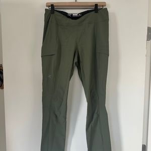 Women’s Arc'teryx Hiking Pants -size 6